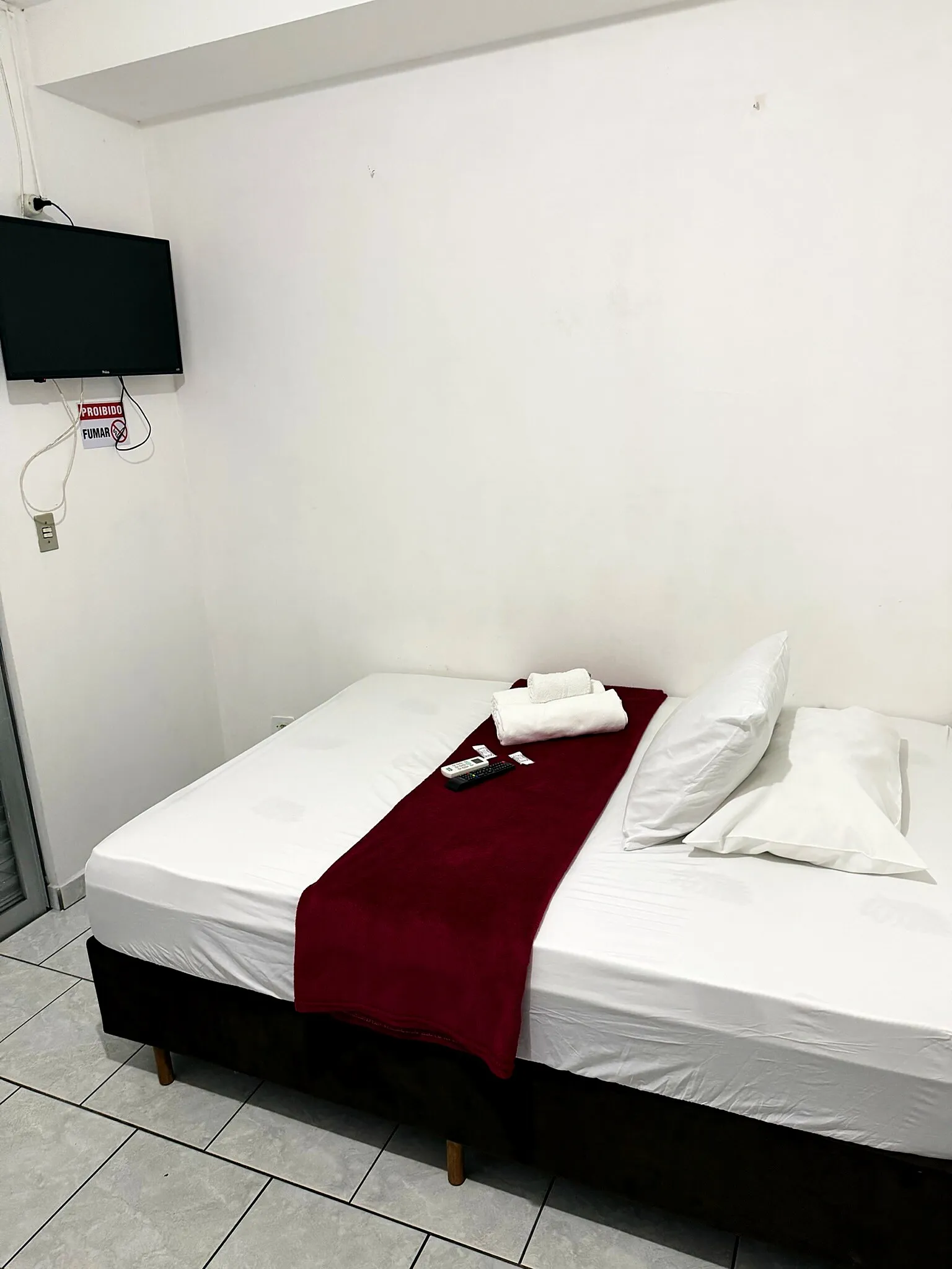 Quarto com cama de casal